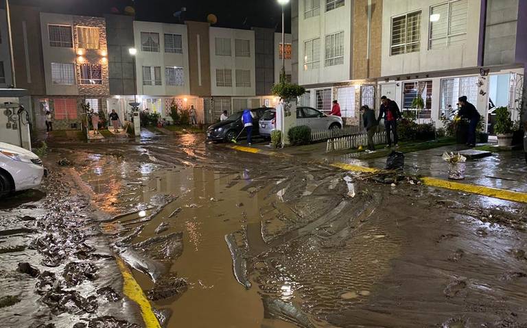 El agua subió entre 30 y 40 centímetros, señalaron autoridades locales.