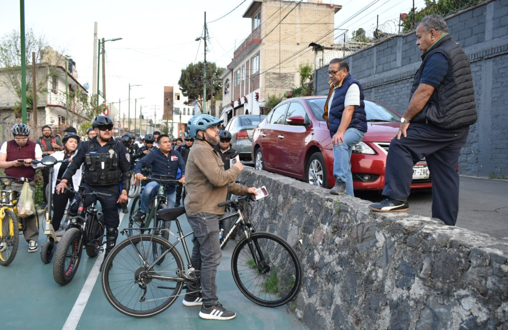El alcalde Fernando Mercado Guaida recorrío la ciclovía de La Magdalena Contreras. Foto: Cortesía